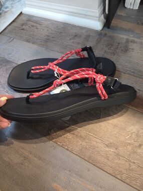 New Wild Fable SZ 10 Black & Red Knotted Strap Slingback Thong Sandals SB8